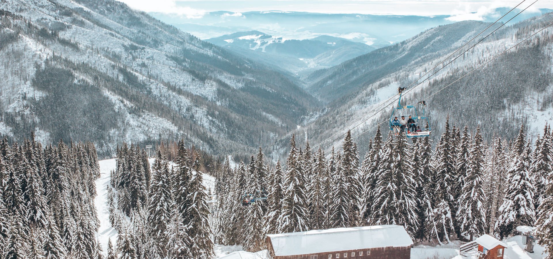 How To Plan A Snowboarding Holiday In Jasná, Slovakia | weekend in český krumlov 5