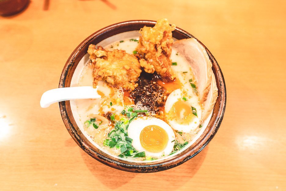 Bowl of hot ramen with fried chicken | Japanese food culture